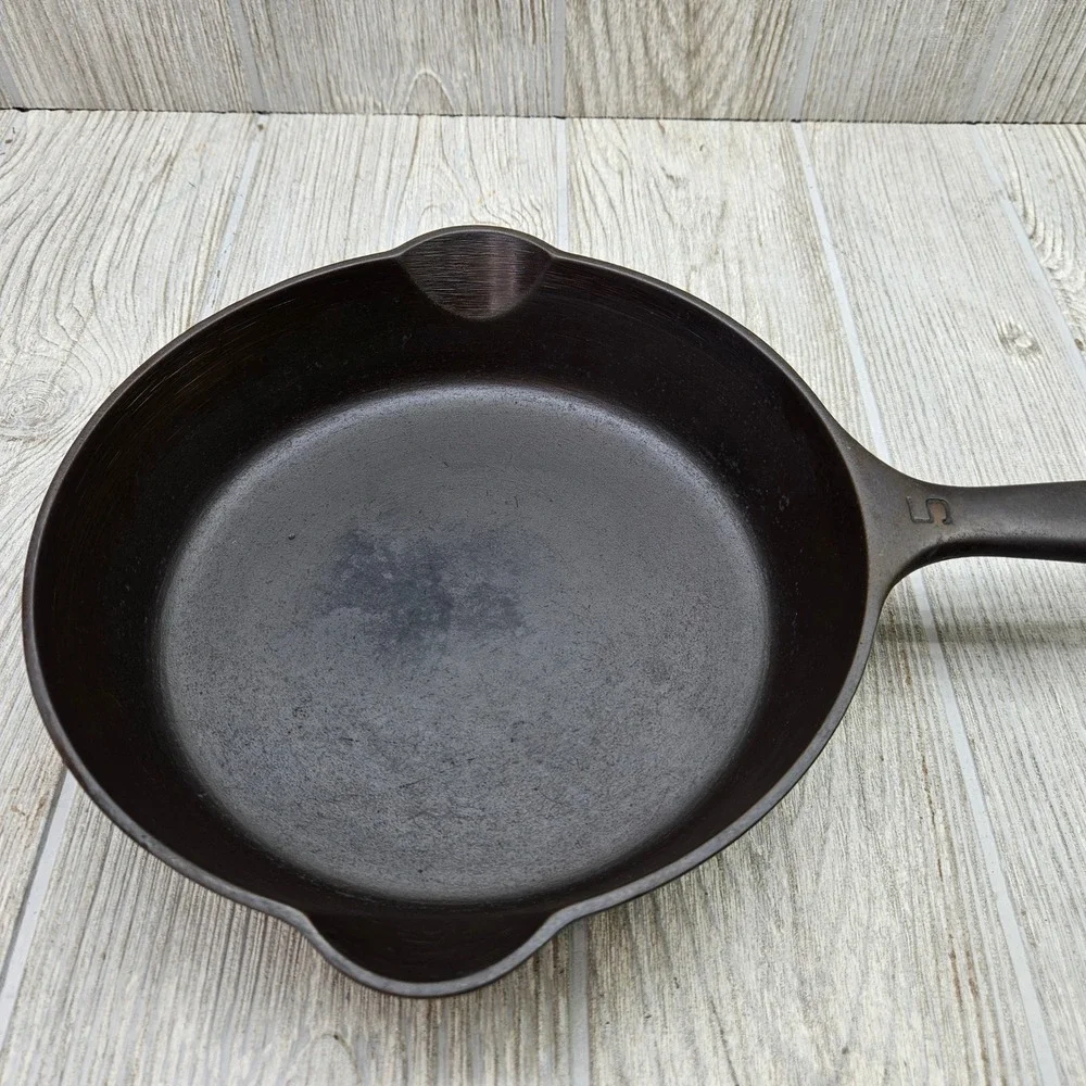 Vintage Griswold No. 5 Small Block Logo Cast‎ Iron Skillet Erie PA 724 No Spin